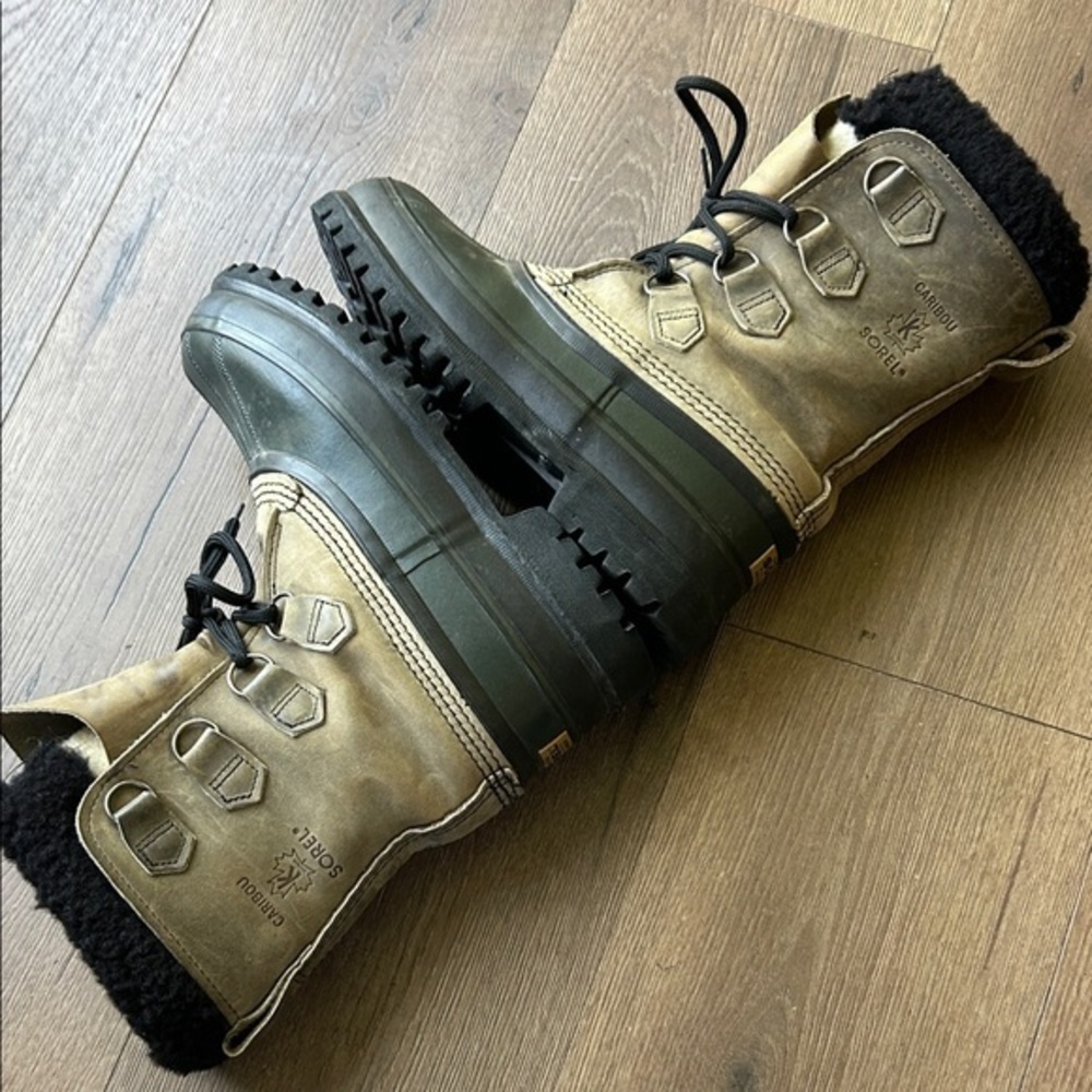 Sorel Olive Green and Tan Winter Lace-Up Boots ! Size 7